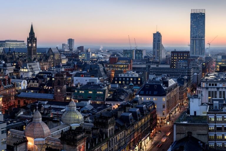 7 Game-Changing Taxi Benefits for Manchester Business Trips 2025