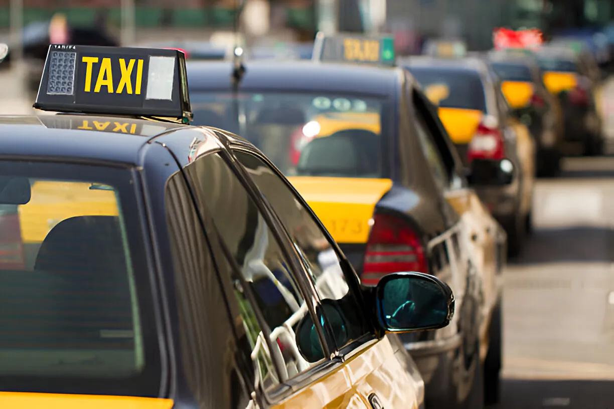 Airport Transfers Leeds to Manchester